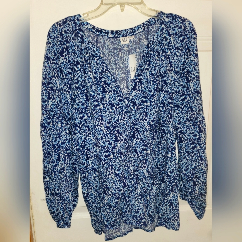 GAP blue floral blouse